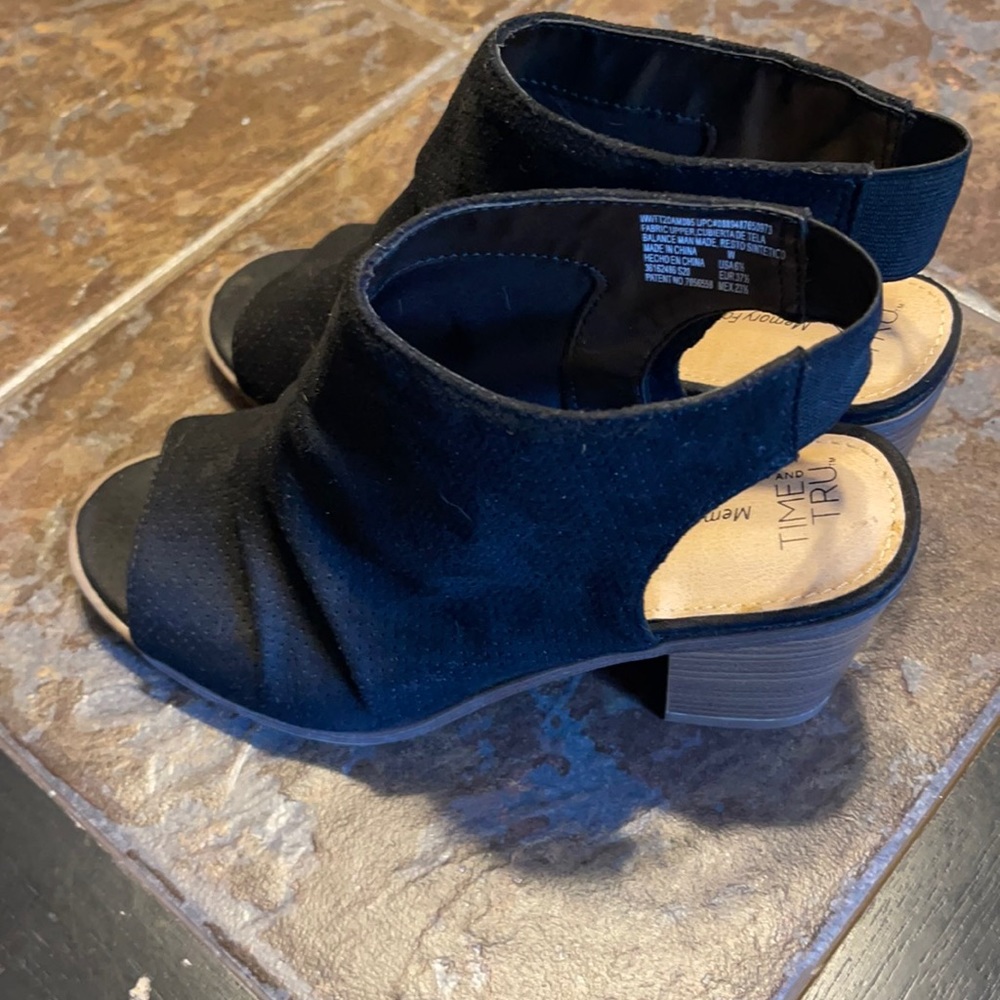 Black sued leather sandle boot